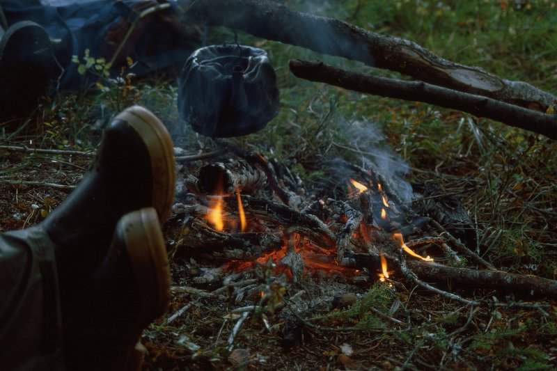 1989_04.jpg - Kaffekjel'n hass kåre bar preg av litt hardhendt behandling, men rommet 2,5 liter svartkjelkaffe av ekte sort