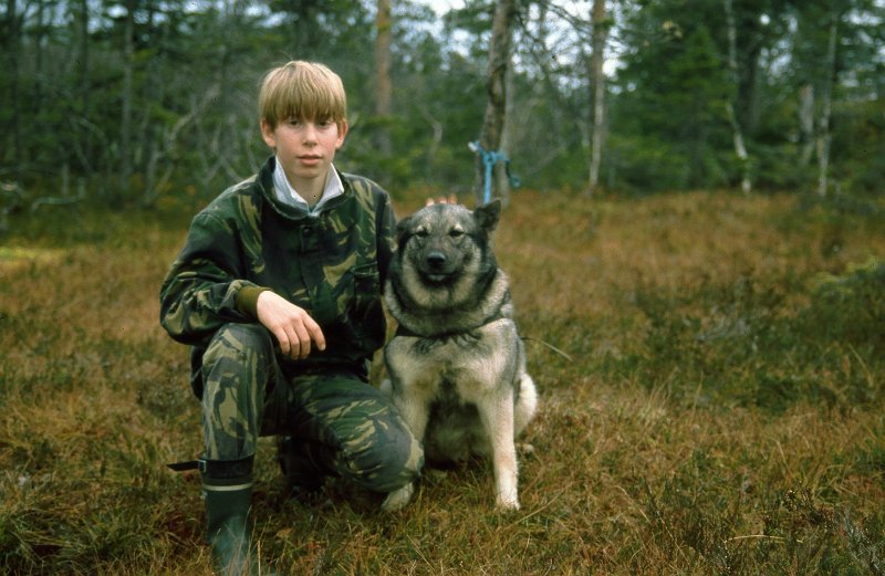1990_34.jpg - Knut  (12 år) og Raja