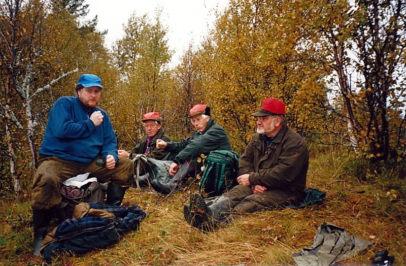 2003_3_0003.jpg - Så vart det kaffekok i Vennadalen. Bernt, Jostein, Birger og Kåre