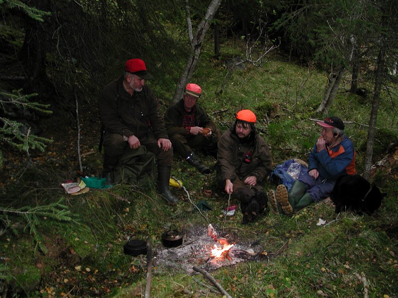 Epsn0042.jpg - Så vart det sjølsagt kaffekok. Kåre, Jostein, Frode og Arvid