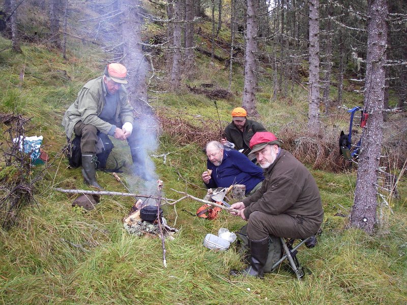 IMGP0983.JPG - Kaffekok ved Trøfossen