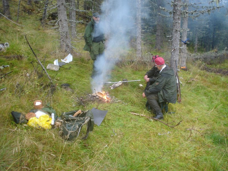 DSC00505.JPG - Så vart det kaffekok ved Trøfossen
