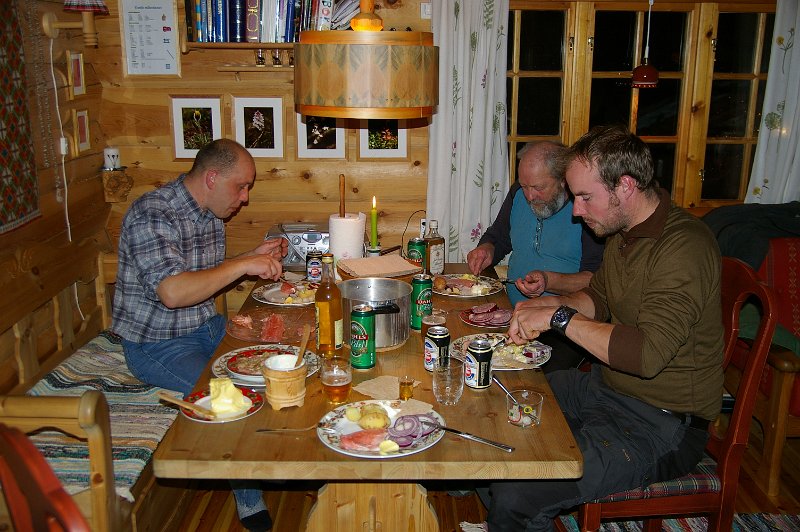 IMGP5582.JPG - Rakfiskaften på Elgbakken Henrik, Trytgve og Torgeir