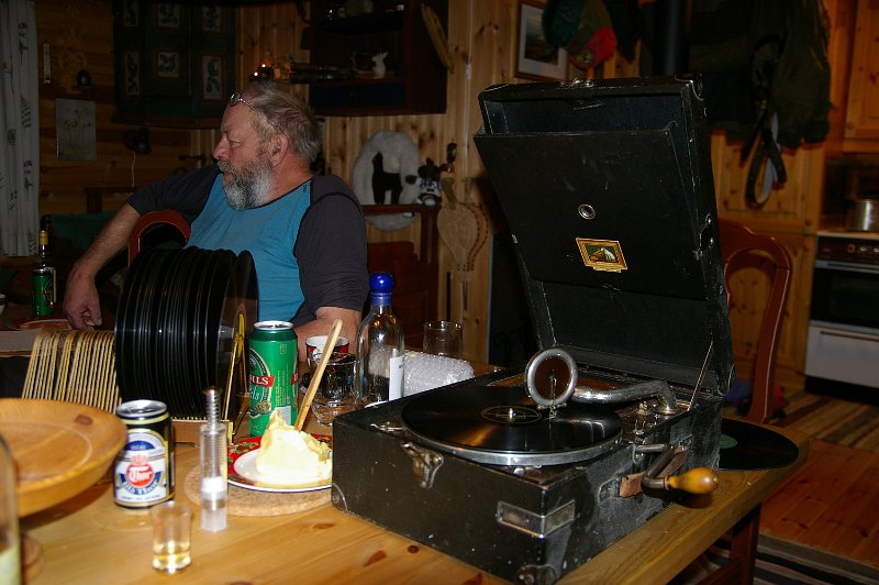 IMGP5596.JPG - Reisegrammofon anno 1929:  His Masters Woice