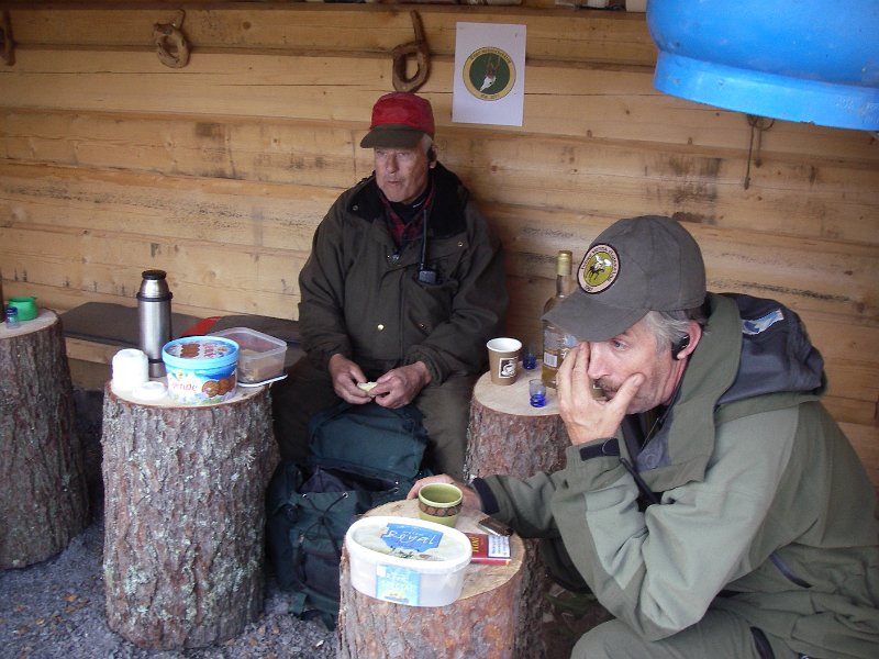 IMGP2071.JPG - Jens og Stein i gapahuken