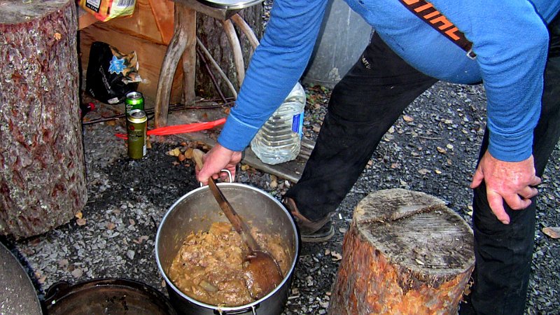 IMG_0847.JPG - Ein tiliters kjel mått det vårrå, når Indre Venna Elgjaktlag skioll ha Fårikållag