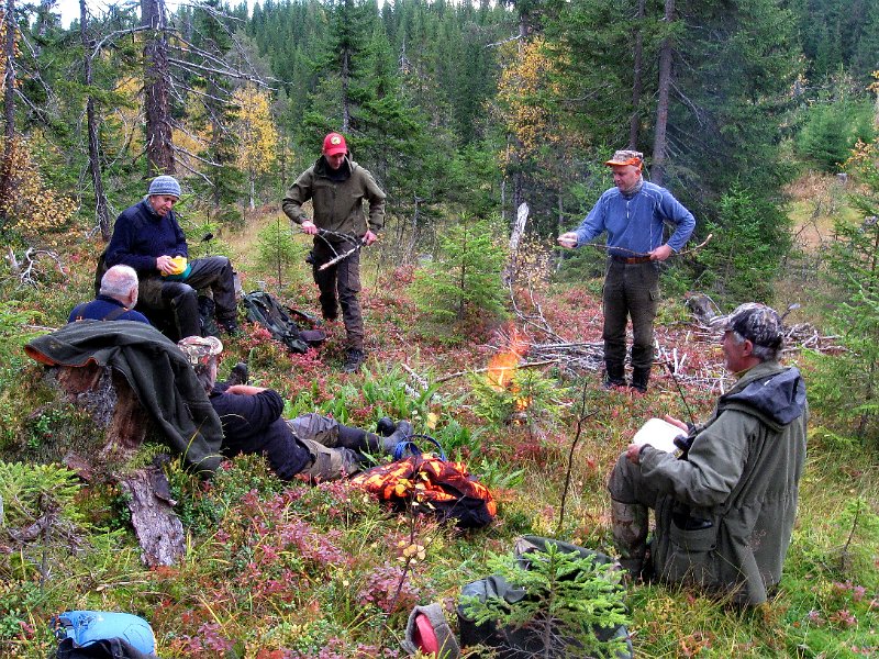 IMG_2913.JPG - Det vart kaffekok innunder Nonshaugen