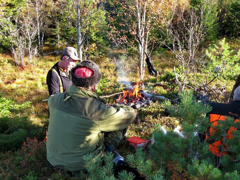 IMG_2953.JPG - Stein og Agnar ved bålet
