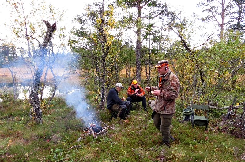 Img_1429.jpg - Her vart det kaffekok ved Lomtjønna Tor, Jostein og Henrik
