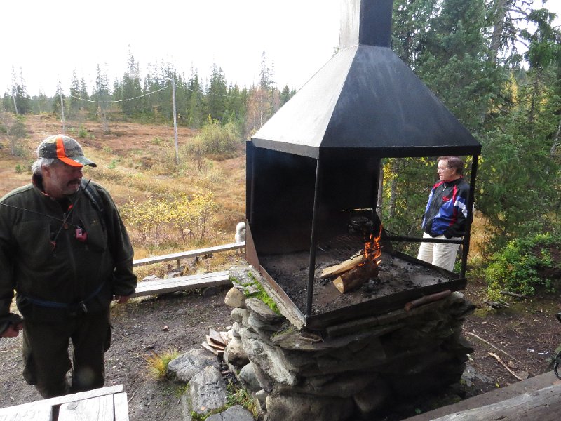 Img_1663.jpg - Frode vente på kaffen